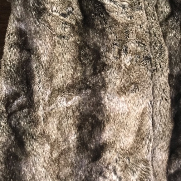 🔥SOLD🔥Beautiful Faux Fur Coat, Brand new - Picture 5 of 8